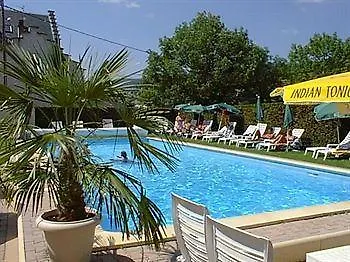 Hotel Et Les Clarines 3*